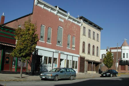 Ub17-CityHl_PduChienWI